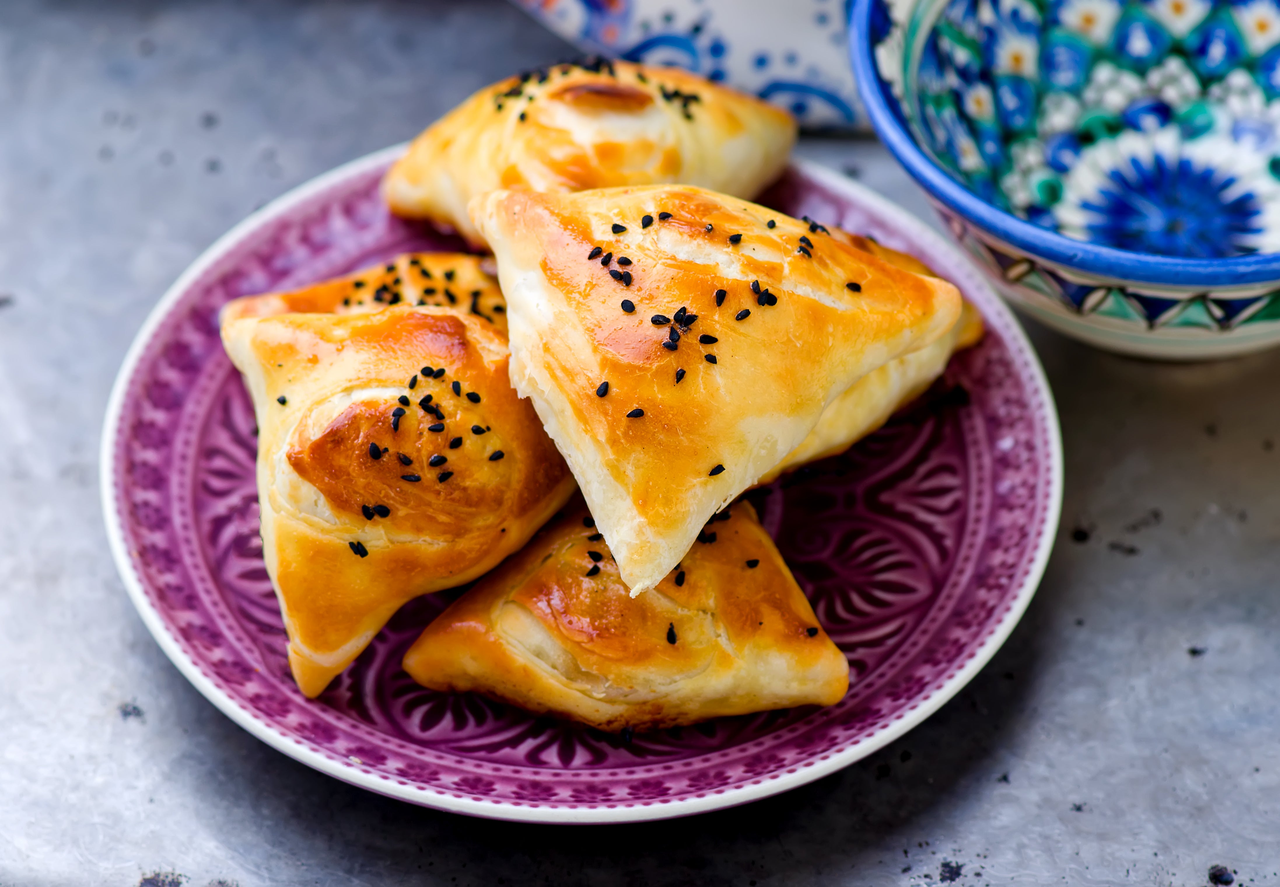 Pea & Potato Samosas – Spice Pots